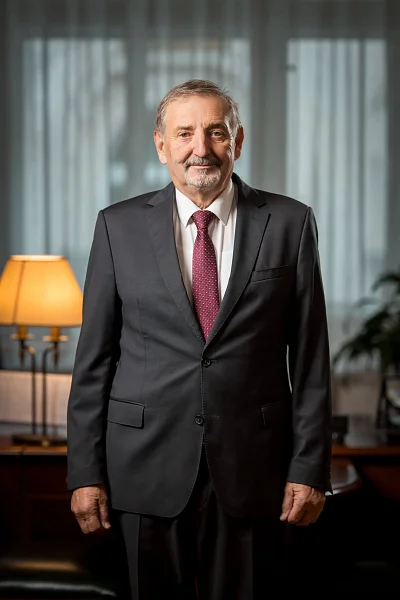 JUDr. Tomáš Fara — Advokát · Zakladatel